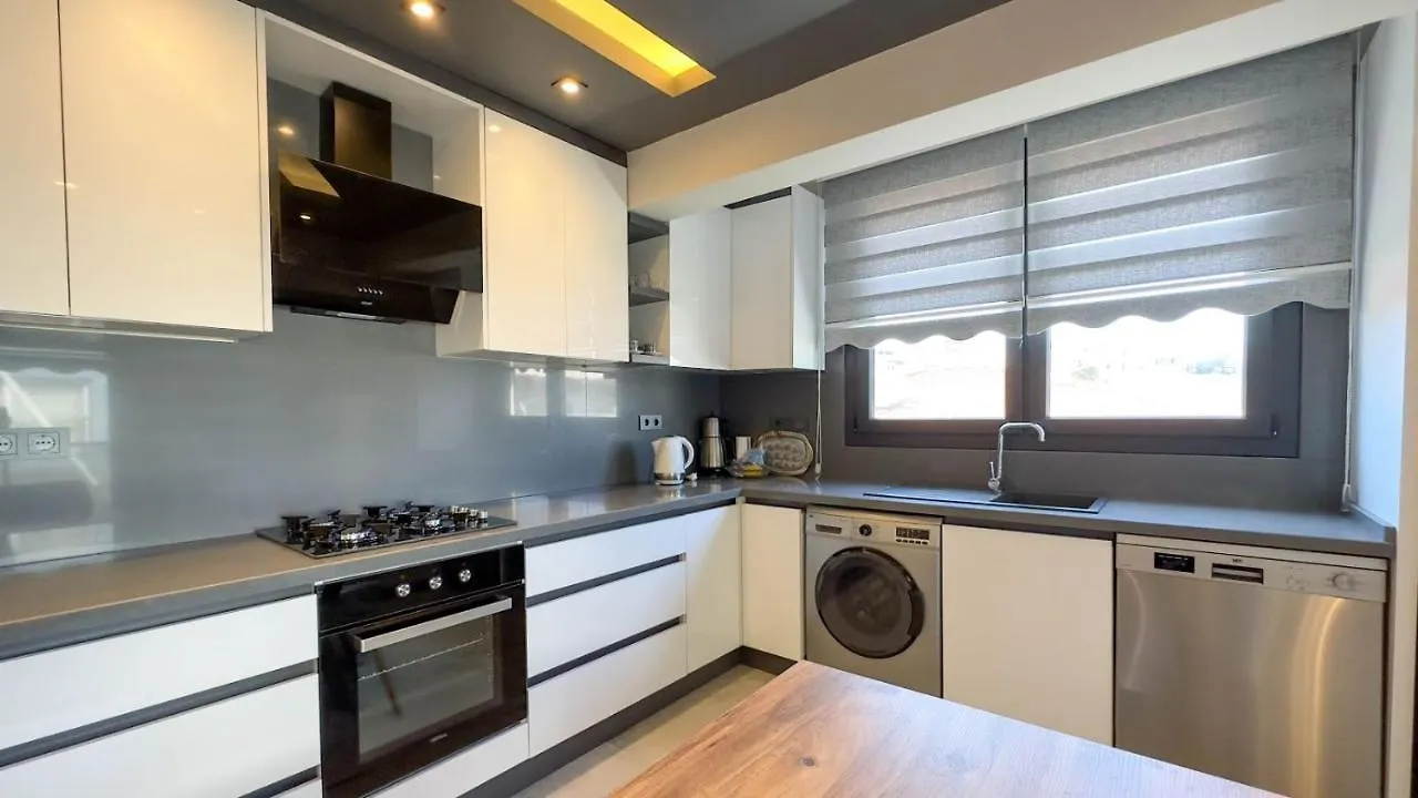 Palm Beach Apartment 쿠사다시