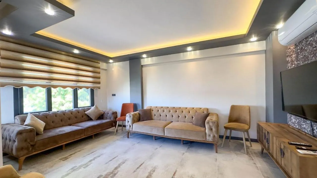 Palm Beach Apartment 쿠사다시