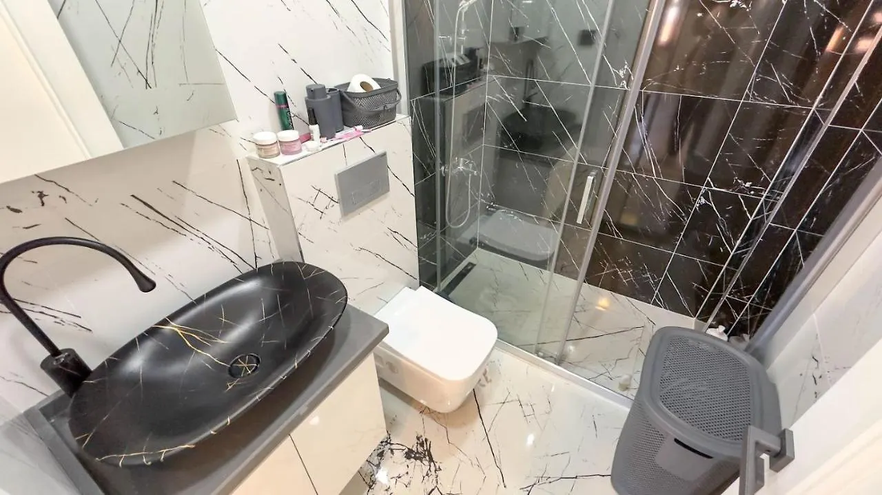 Palm Beach Apartment 쿠사다시